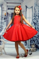 Детска изчистена рокля в червено с тюл тип клош 