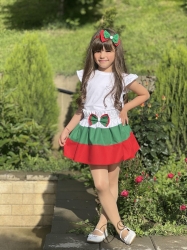 Комплект за момиче от детска пола с панделка в бяло, зелено и червено и блуза в бяло 