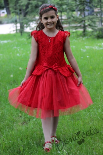 Official children's dress in red with lace and tulle