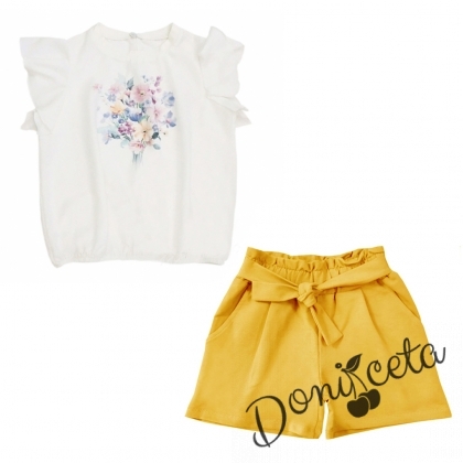 Детски комплект от къси панталонки в горчица и тениска с цветя за момиче 1