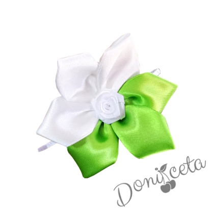 Диадема тип цвете в бяло и зелено