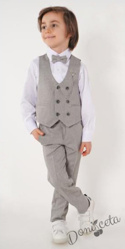 Официален костюм за момче от 4 части елек , риза в бяло, панталон и папийонка в светлосиво и брожка-верижка 1