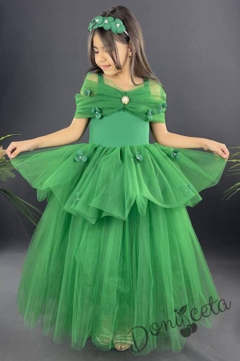 Детска официална дълга рокля Алиса в зелено с паднало рамо от тюл на пластове с цветя и диадема с цветя 1