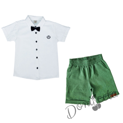 Комплект от риза с къс ръкав в бяло с емблема и тъмносиня папийонка и къси панталони в зелено от лен 1