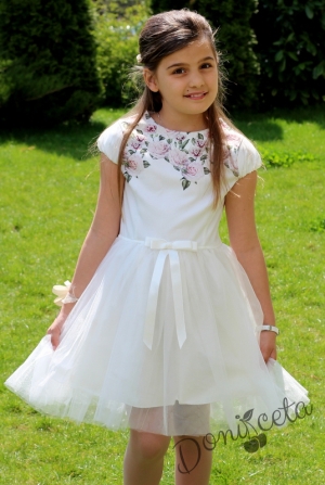 Official children's dress with tulle in shampagne