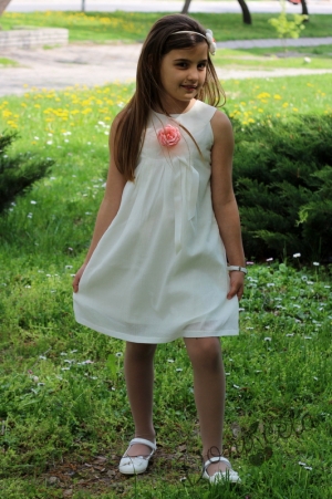 Summer children's dress in ecru