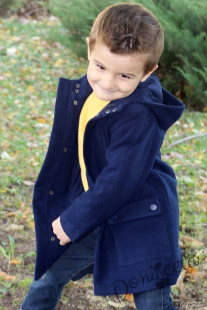 Woolen coat in dark blue