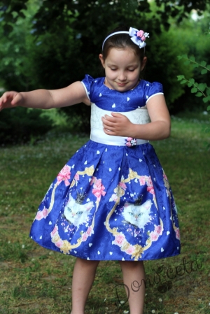 Официална детска рокля в в синьо с котенца
