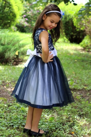 Formal dress with lace and tulle in dark blue
