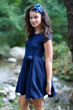 Официална детска дантелена рокля в тъмносиньо с къс ръкав