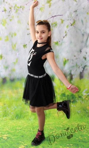 Модерна детска рокля в черно с надписи