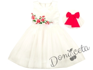 Комплект от детска рокля в бяло  с рози и сако в цвят малина с къдрички 
