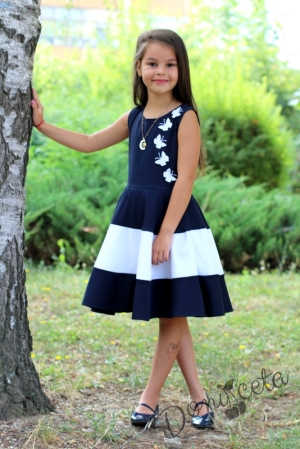 Официална детска рокля в тъмносиньо с 3D пеперуди тип клош в бяло Оля 1