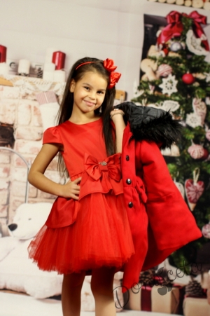 Червено зимно палто с качулка с рокля