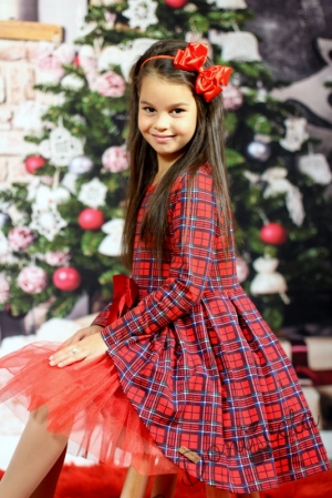 Официална детска рокля в каре с дълъг ръкав с пухкаво болеро в червено 4