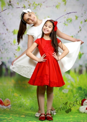 Официална детска рокля в бяло с дантела от едната страна и болеро в червено Арра