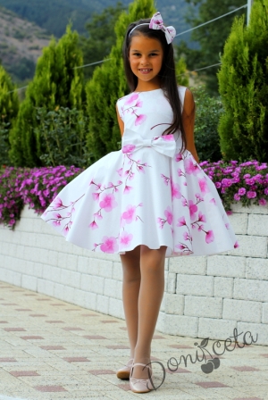 Детска рокля в бяло на нежни розови цветя тип клош Розалинда с болеро в розово 4