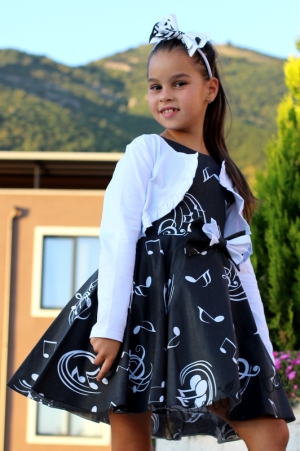 Комплект от детска официална рокля в черно с ноти тип клош Валери с болеро в бяло 7