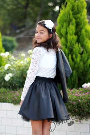 Комплект Дари от 3 части- детска кожена пола в чернo, късо кожено яке в черно и блуза/риза от дантела за момиче