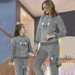 Дамска пижама в сиво с апликация