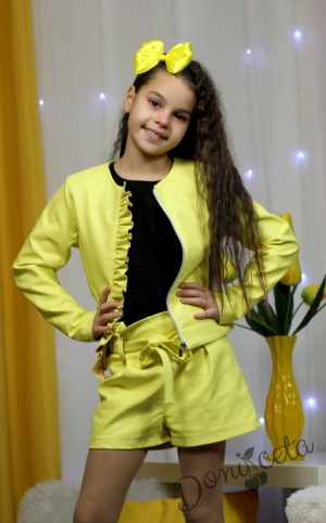 Комплект от кожа в жълто