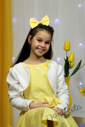 Детска рокля в жълто клош с бяло болеро 6