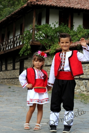 Детска народна носия 16-комплект пола, риза, елек и престилка с фолклорни/етно мотиви 