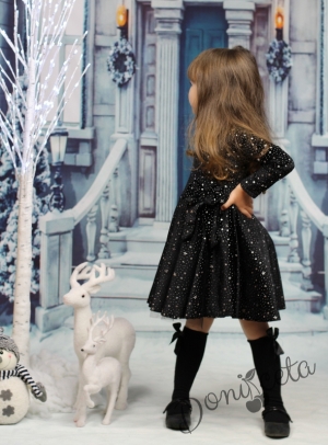 Детска рокля в черно с дълъг ръкав със звездички