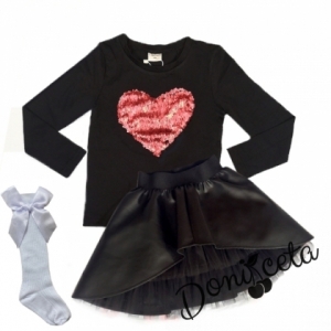 Комплект от кожена пола, блузка със сърце от пайети в черно и 3/4 чорапи 