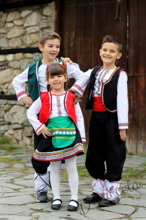 Детска народна носия момиче 28-риза, пола, елек и престилка с фолклорни/етно мотиви 