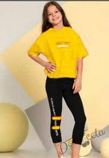 Комплект за момиче от тениска с качулка в жълто и клин 2