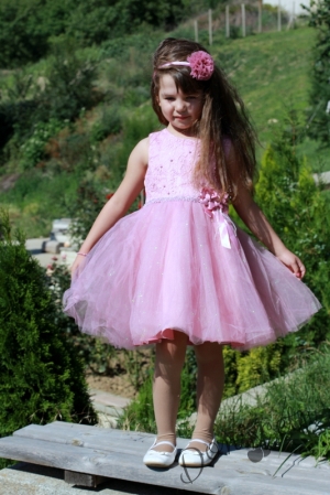 Официална детска рокля с тюл в пепел от рози 4