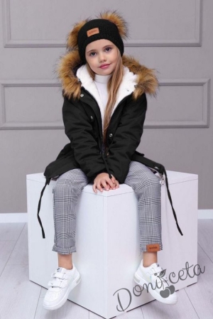 Детски комплект за момиче от яке в черно, кариран панталон и шапка