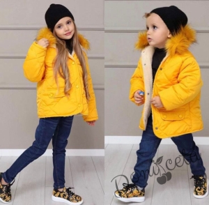 Детски комплект за момиче от яке в горчица, дънки и шапка в черно 2