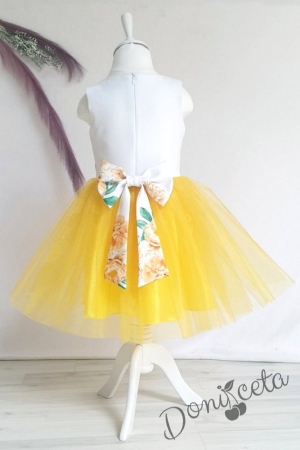 Детска официална рокля с цветя и тюл в жълто 646289