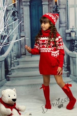 Детска плетена зимна рокля в червено с шапка и шал 10