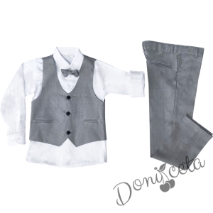 Официален костюм за момче от елек в сиво, риза в бяло, панталон и папийонка в сиво 45677854