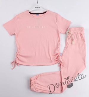 Детски спортно-елегантен комплект от блуза с къс ръкав и панталон с ластик на кръста и на глезените в розово