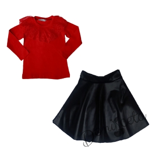 Комплект от блуза в червено с дантела и кожена пола в черно