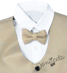 Официален костюм за момче от елек в светлобежово, риза в бяло, панталон и папийонка в светло бежово 4566857 3