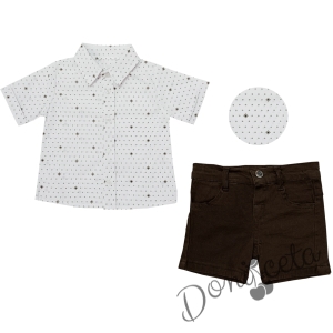 Комплект от риза с къс ръкав в бяло с кафеви орнаменти и къси панталони в кафяво