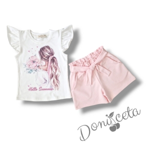 Детски комплект от сако, къси панталони в бледо розово и тениска в екрю с момиче 2
