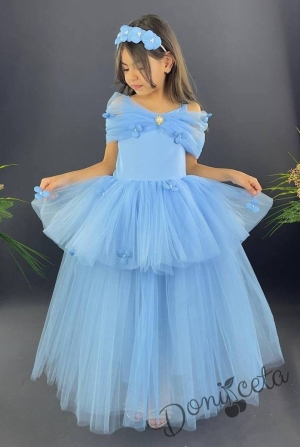 Детска официална дълга рокля Алиса в светлосиньо с паднало рамо от тюл на пластове с цветя и диадема от цветя 1