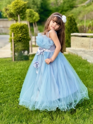 Официална детска дълга рокля Анджелина в светлосиньо с тюл без ръкав с пола обръч5