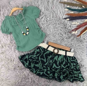 Детски комплект от 3 части - блуза с къс ръкав в зелено, пола с харбала в зелено и черно и герданче 1