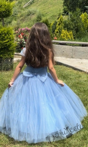 Официална дълга детска рокля в светлосиньо с обръч Андреан4