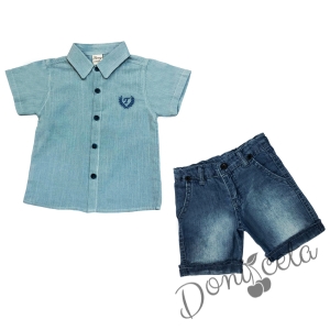 Комплект за момче от блуза с къс ръкав с емблема в тюркоаз/мента и къси дънки в синьо