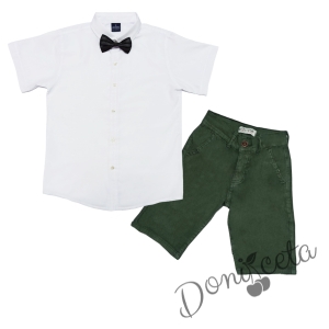 Комплект от изчистена риза в бяло, папийонка в черно и къси дънки в зелено