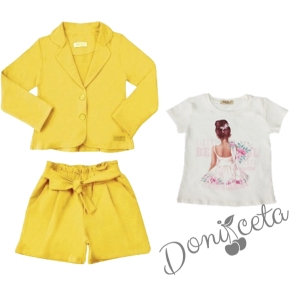 Детски комплект от сако, къси панталони в жълто и тениска в екрю с момиче 1