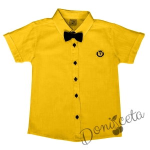 Детска риза с къс ръкав в горчица с емблема и папийонка в тъмносиньо 528102050